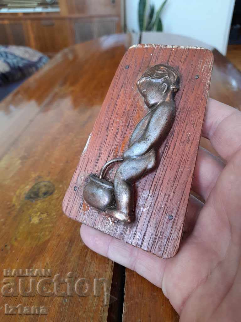 An old plate, a toilet plate with price 35.00 BGN | € 17.90 An old plate, a toilet plate with price 35.00 BGN | € 17.90