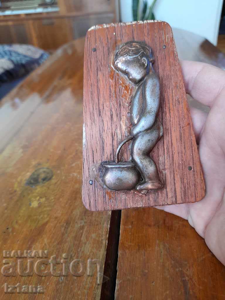 Auction An old plate, a toilet plate Auction An old plate, a toilet plate