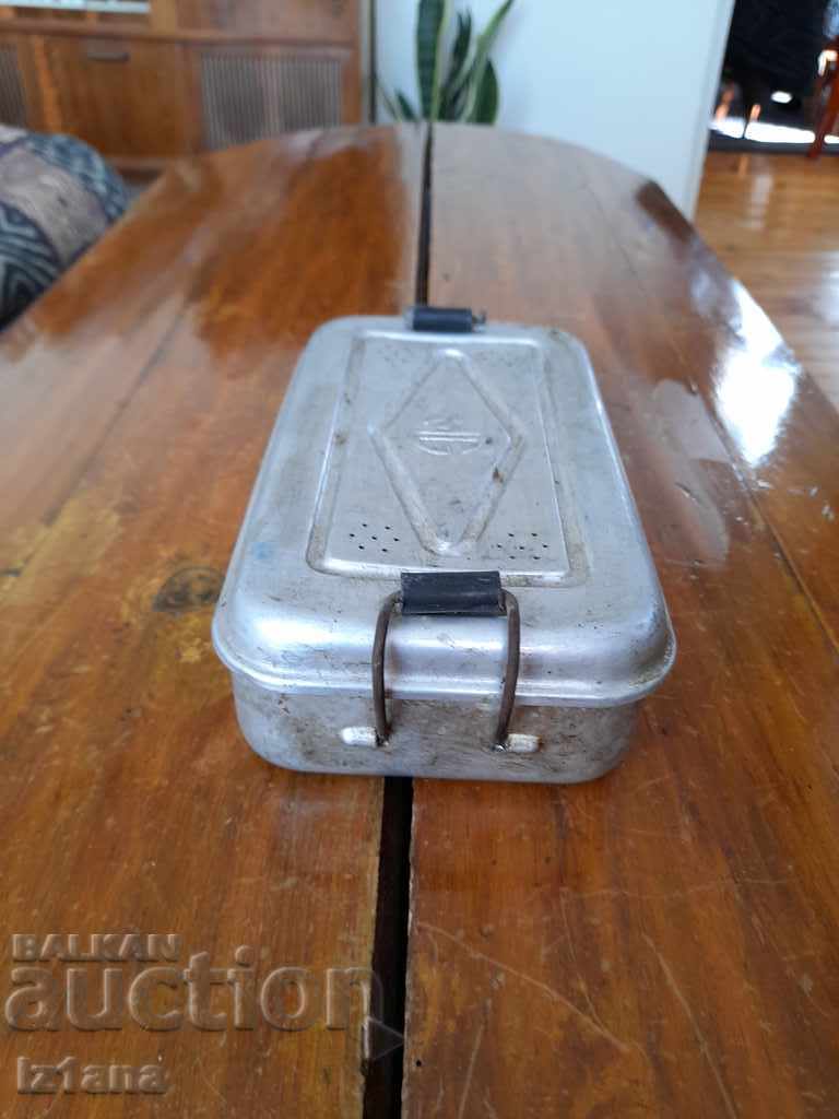 Delivery of Old aluminum box Delivery of Old aluminum box