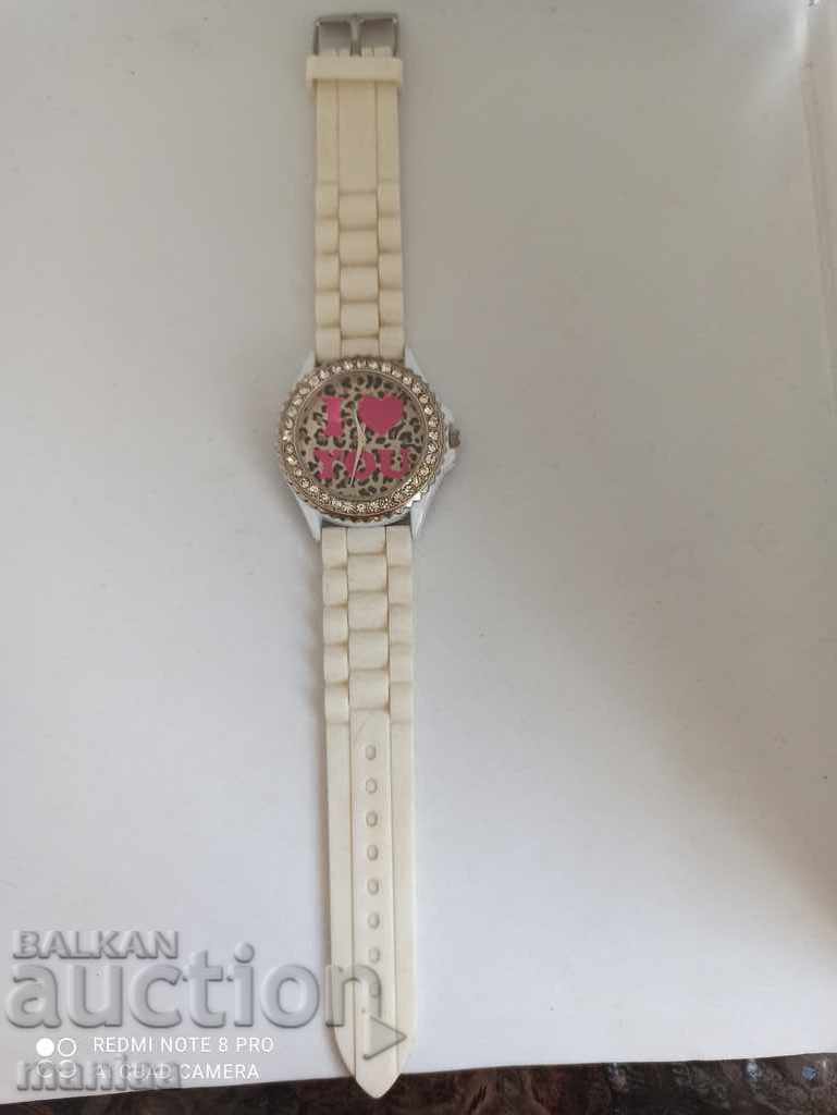 Красив Дамски часовник с цена 14.00 лв. | € 7.16