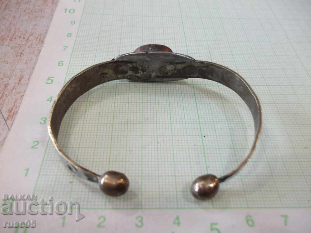 Δημοπρασία Παλιό βραχιόλι με κόκκινη πέτρα Δημοπρασία Παλιό βραχιόλι με κόκκινη πέτρα