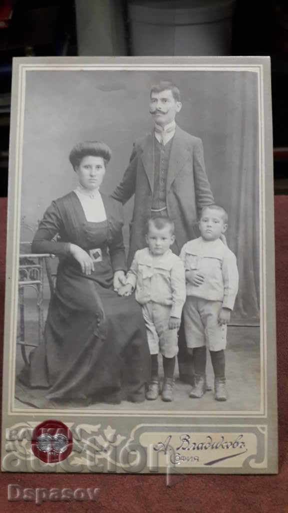 Royal Old Photo Hard Cardboard Family Photography