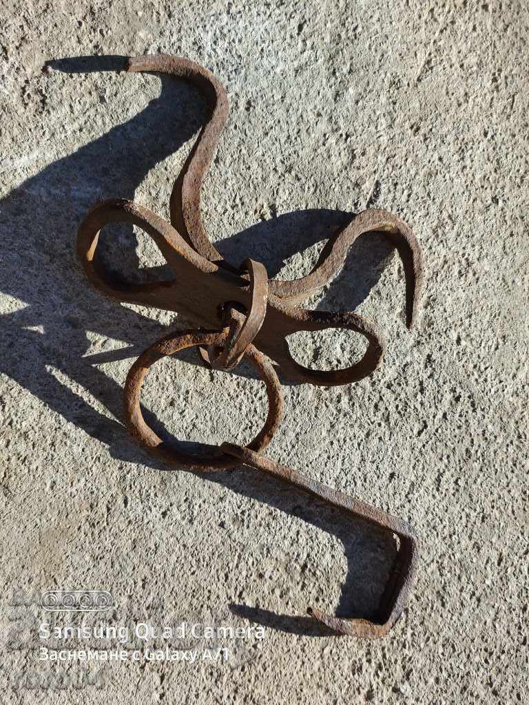 HOOKS - HINGES - WROUGHT IRON - 6 HOOKS - HINGES - WROUGHT IRON - 6