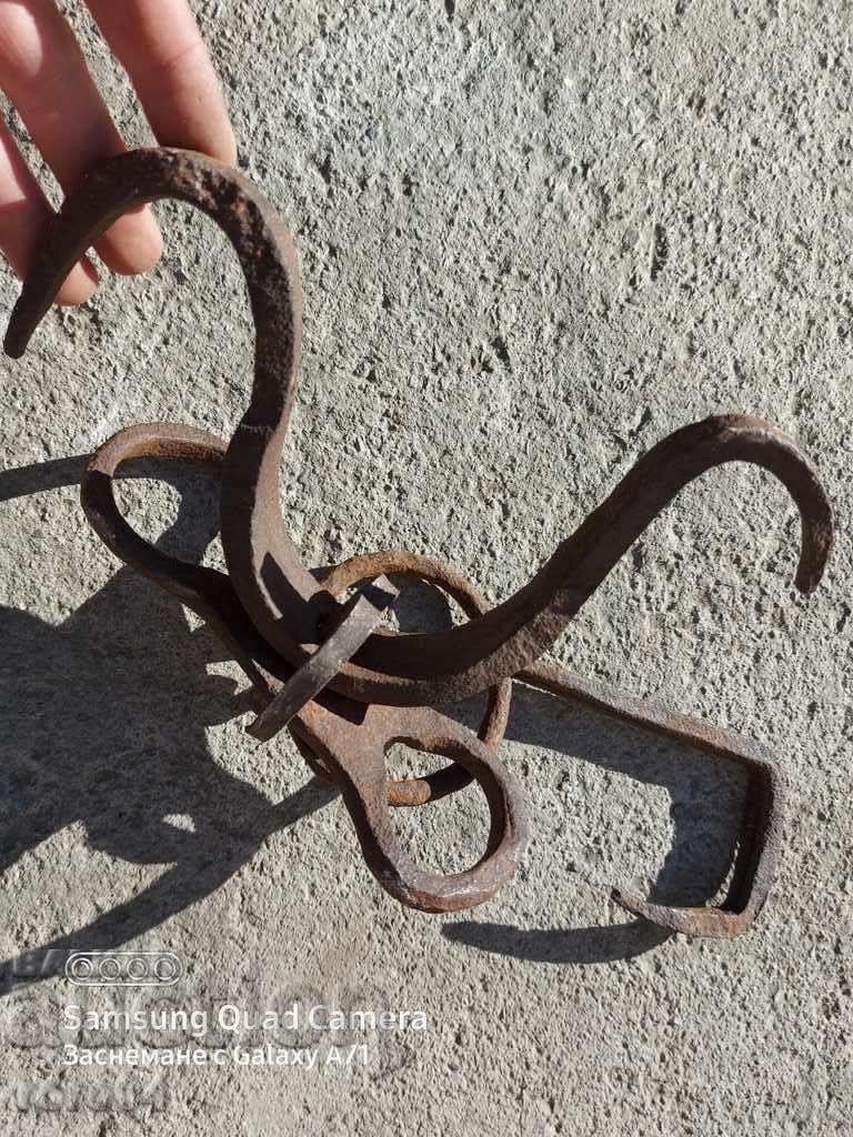 HOOKS - HINGES - WROUGHT IRON - 7 HOOKS - HINGES - WROUGHT IRON - 7