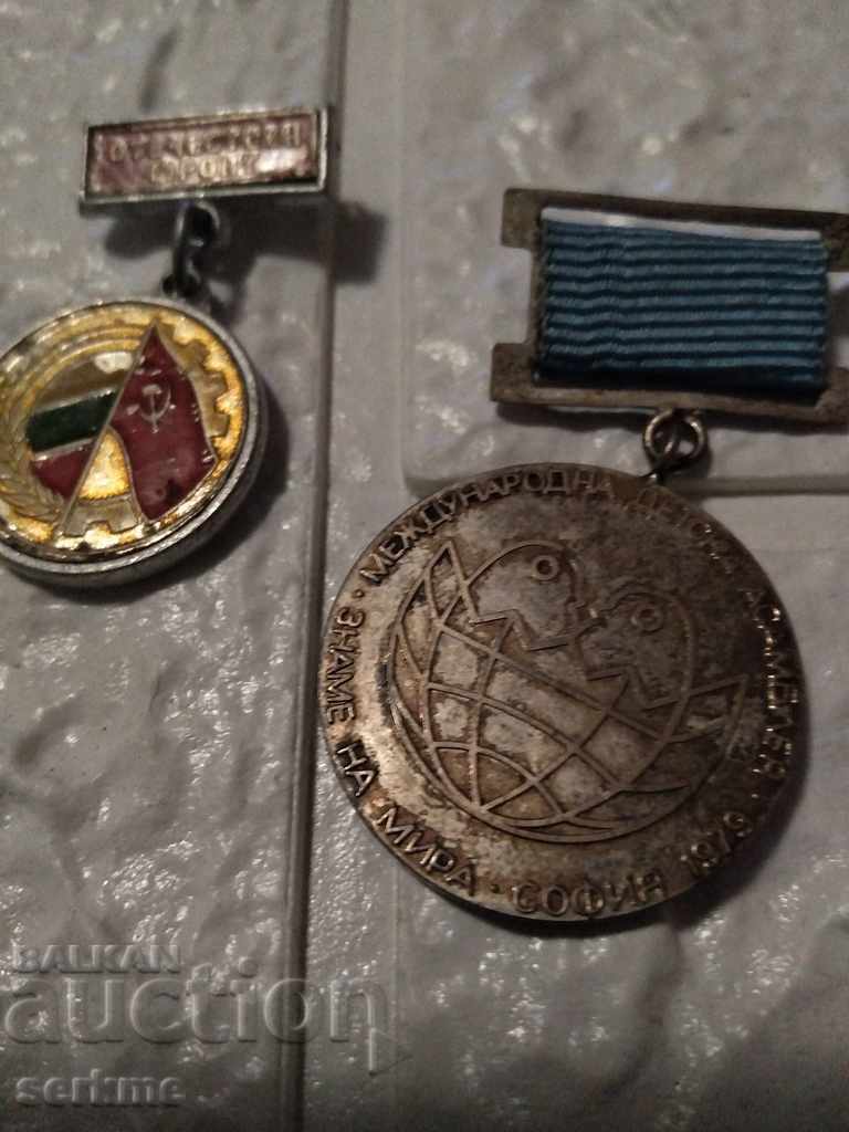 Lot of badges - 6 Lot of badges - 6