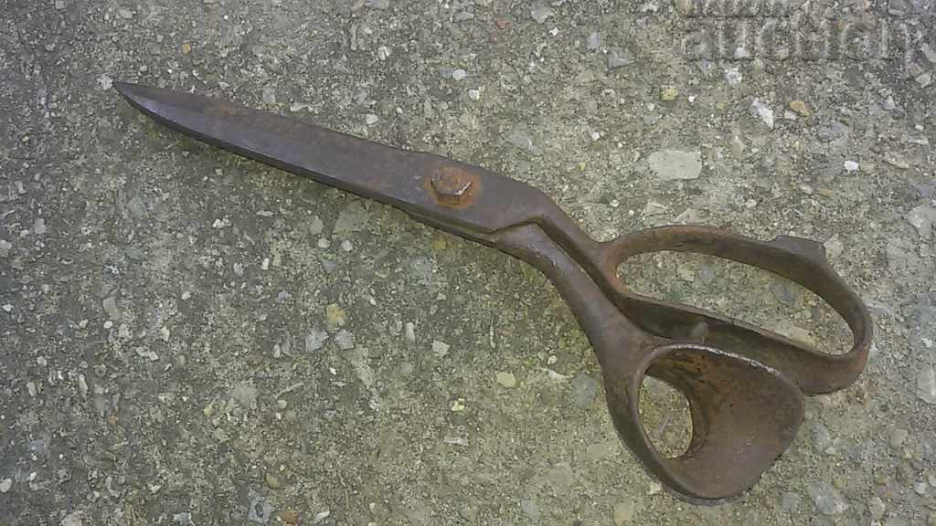 Auction  antique sewing scissors 30s
