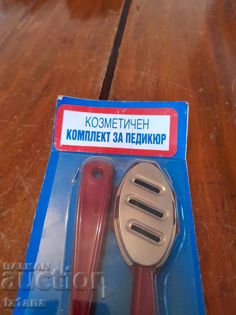 Kit vechi de pedichiura cosmetica cu preț 15.00 BGN | € 7.67 Kit vechi de pedichiura cosmetica cu preț 15.00 BGN | € 7.67