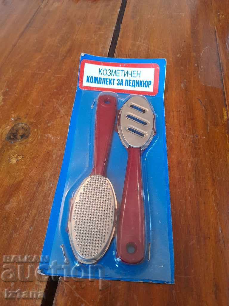 Old cosmetic pedicure kit