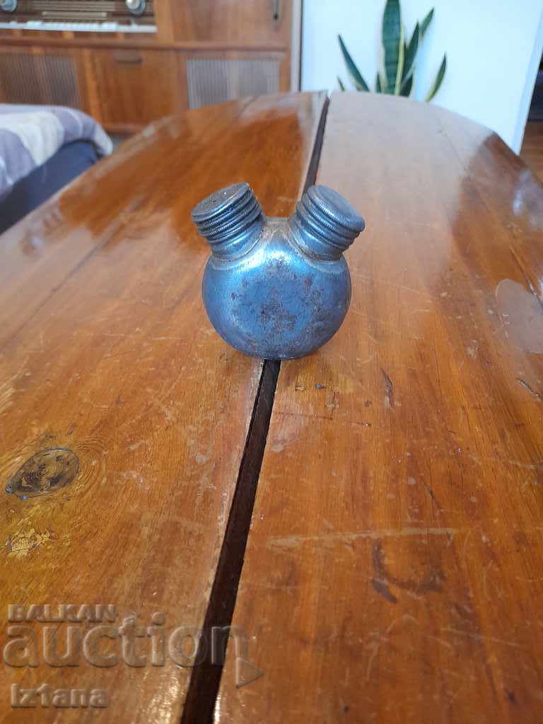 Auction An old soldier's grease gun Auction An old soldier's grease gun
