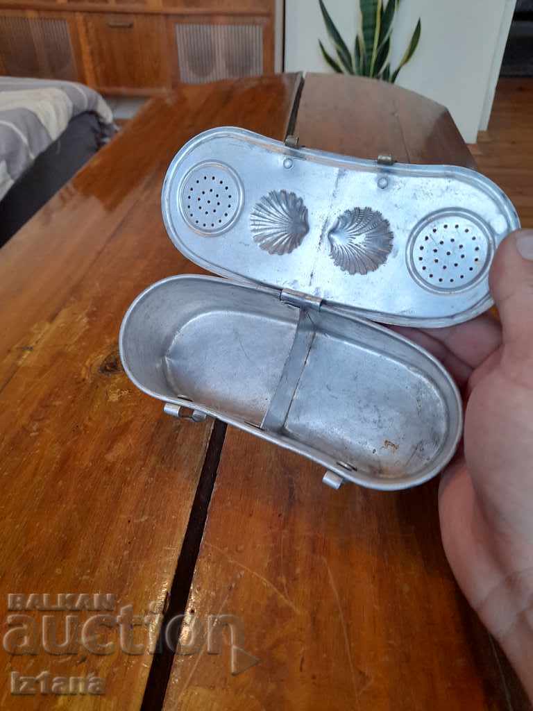 Old fishing box for bait - 6 Old fishing box for bait - 6