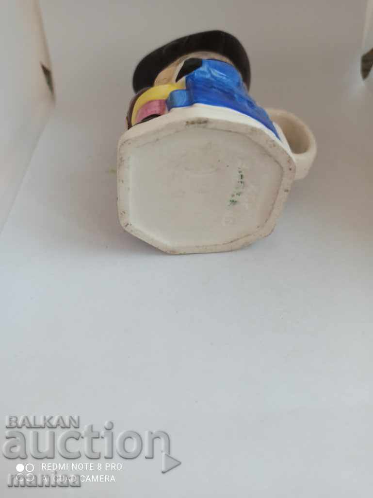 English porcelain figure with price 19.00 BGN | € 9.71 English porcelain figure with price 19.00 BGN | € 9.71