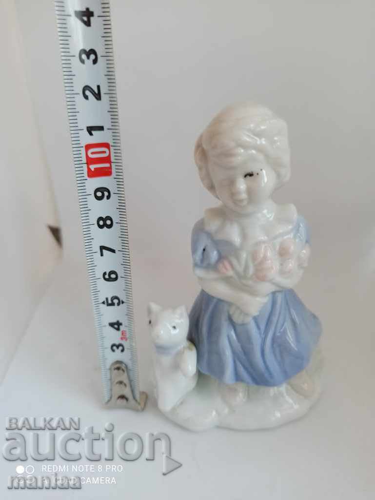 English porcelain figure English porcelain figure