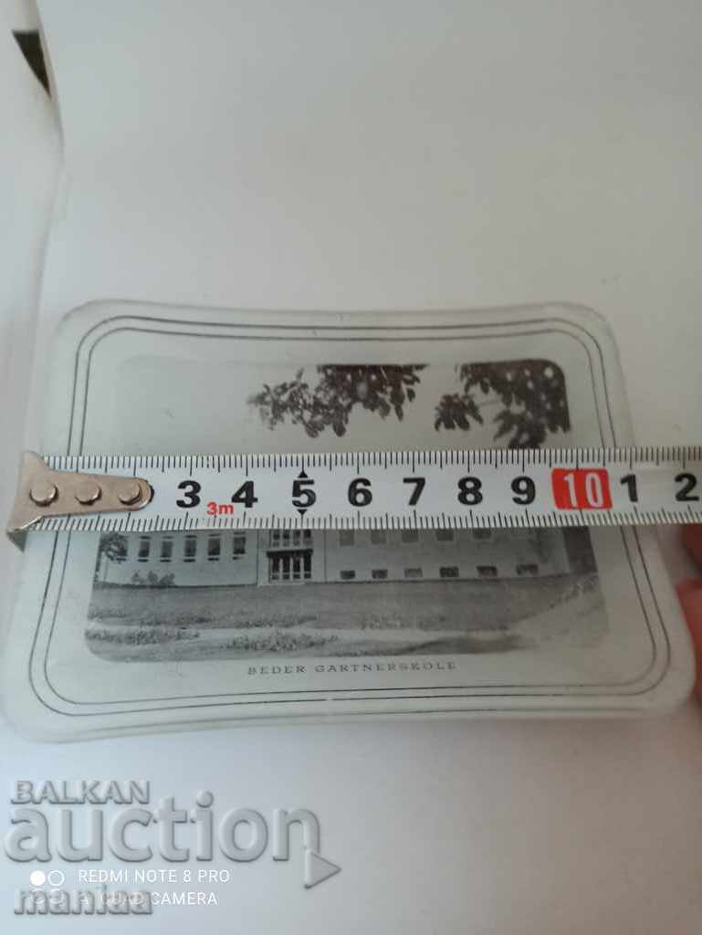 Auction Porcelain saucer Auction Porcelain saucer