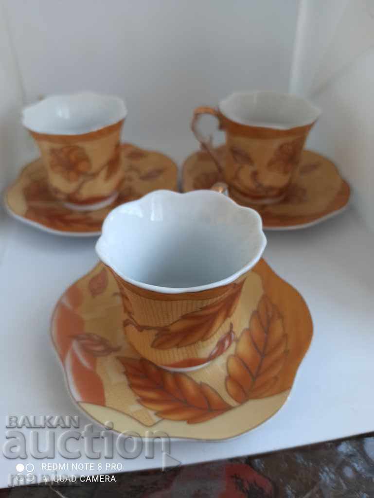 Coffee service for 6 cups and 6 saucers Coffee service for 6 cups and 6 saucers