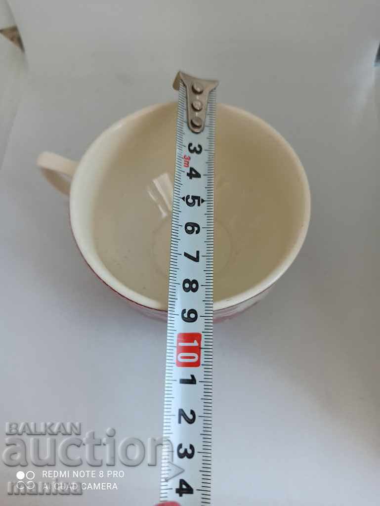 Порцеланова Английска чаша с цена 10.00 лв. | € 5.11 Порцеланова Английска чаша с цена 10.00 лв. | € 5.11