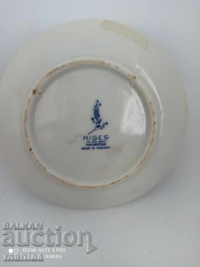 Όμορφο αγγλικό πιάτο πορσελάνης με τιμή 10.00 BGN | € 5.11 Όμορφο αγγλικό πιάτο πορσελάνης με τιμή 10.00 BGN | € 5.11