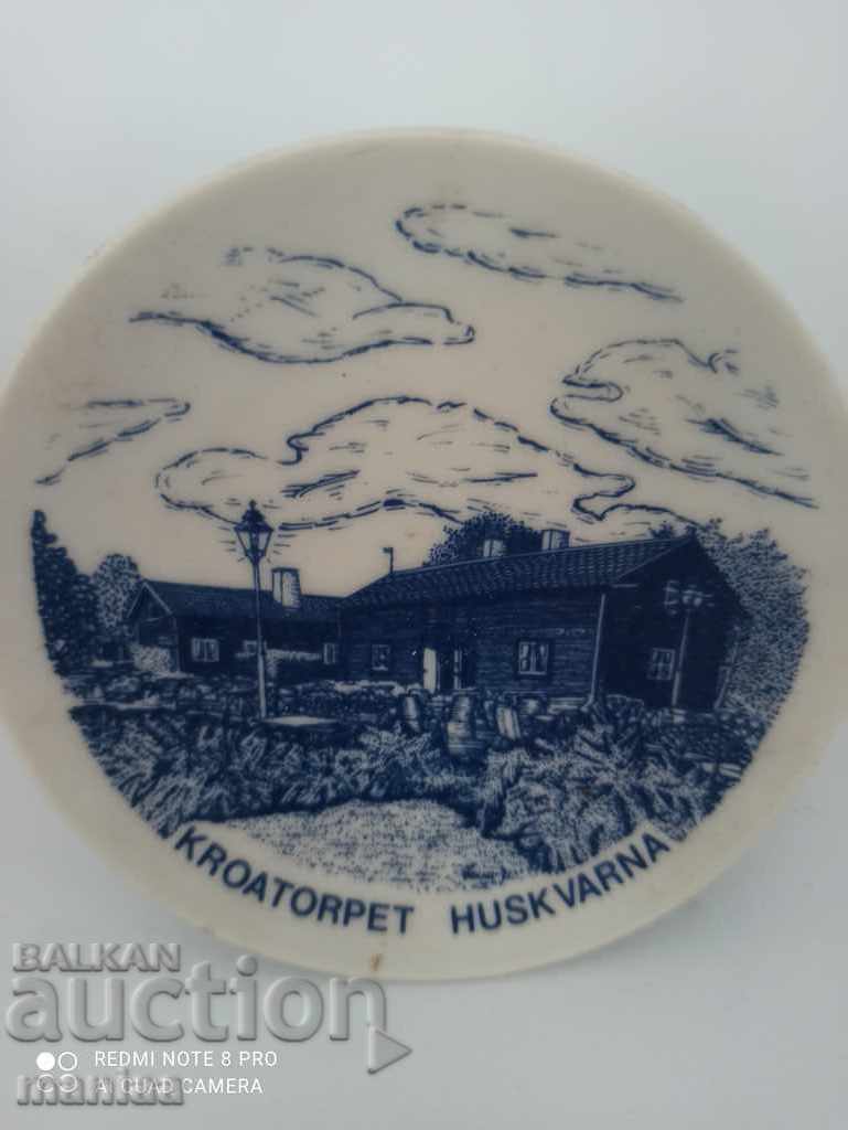 Beautiful English porcelain plate