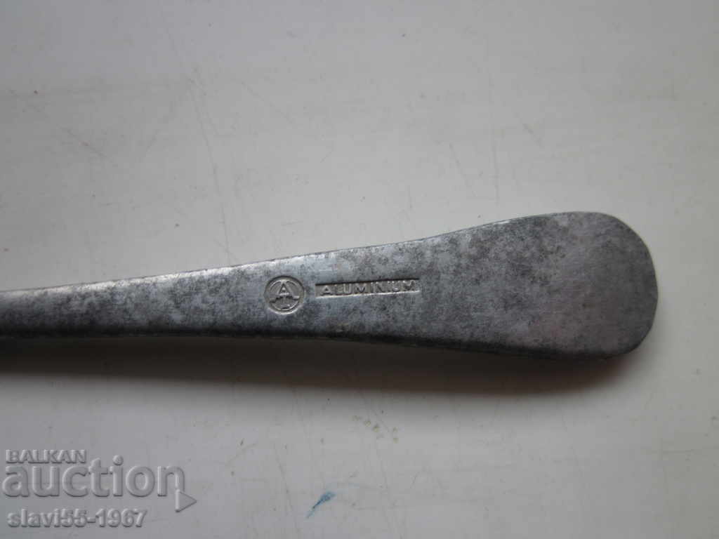 Licitație LINGURĂ VECHE DE ALUMINIU CU COADĂ LUNGĂ BZC !!! Licitație LINGURĂ VECHE DE ALUMINIU CU COADĂ LUNGĂ BZC !!!