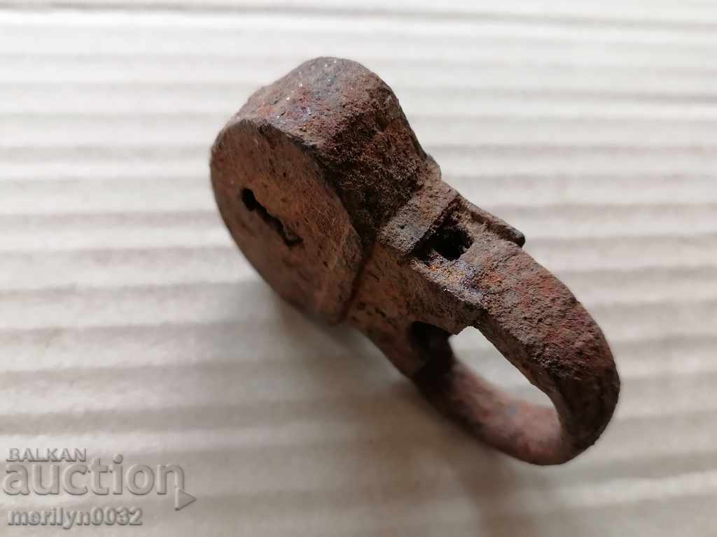 Auction Old padlock from the beginning of the 19th century, suitcase, padlock, latch Auction Old padlock from the beginning of the 19th century, suitcase, padlock, latch