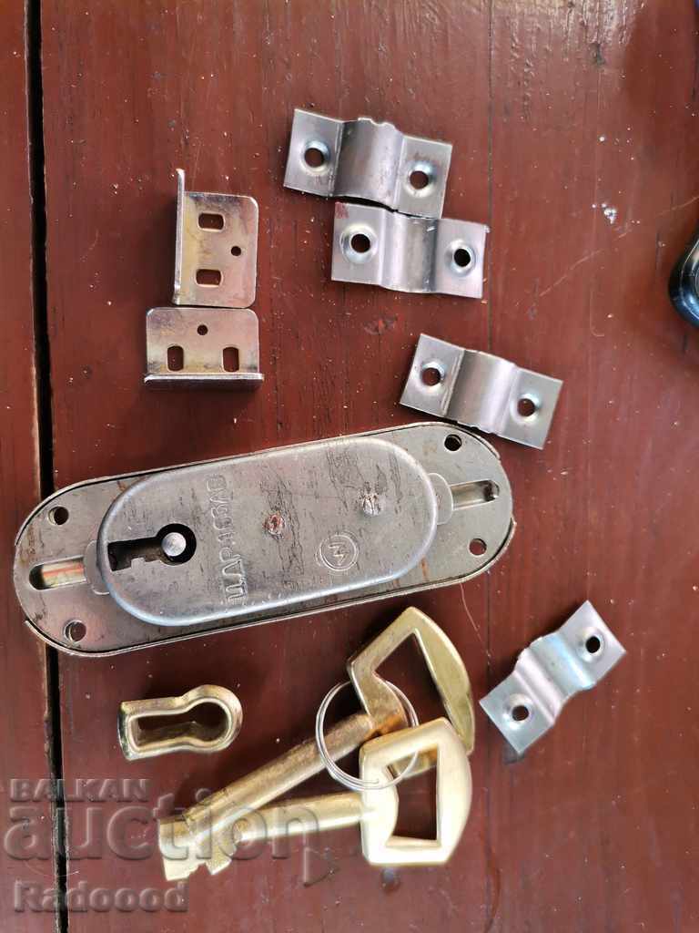 Retro locks 50 pieces