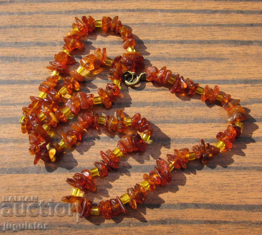 colier pentru femei colier bijuterii din chihlimbar natural natural cu preț 30.00 BGN | € 15.34 colier pentru femei colier bijuterii din chihlimbar natural natural cu preț 30.00 BGN | € 15.34