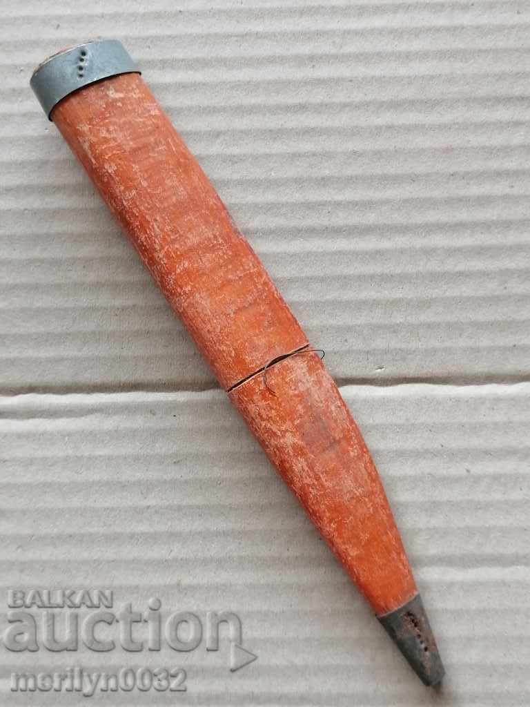 Old can of forged blade knife with price 60.00 BGN | € 30.68 Old can of forged blade knife with price 60.00 BGN | € 30.68