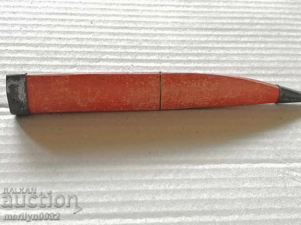 Old can of forged blade knife with price 60.00 BGN | € 30.68 Old can of forged blade knife with price 60.00 BGN | € 30.68