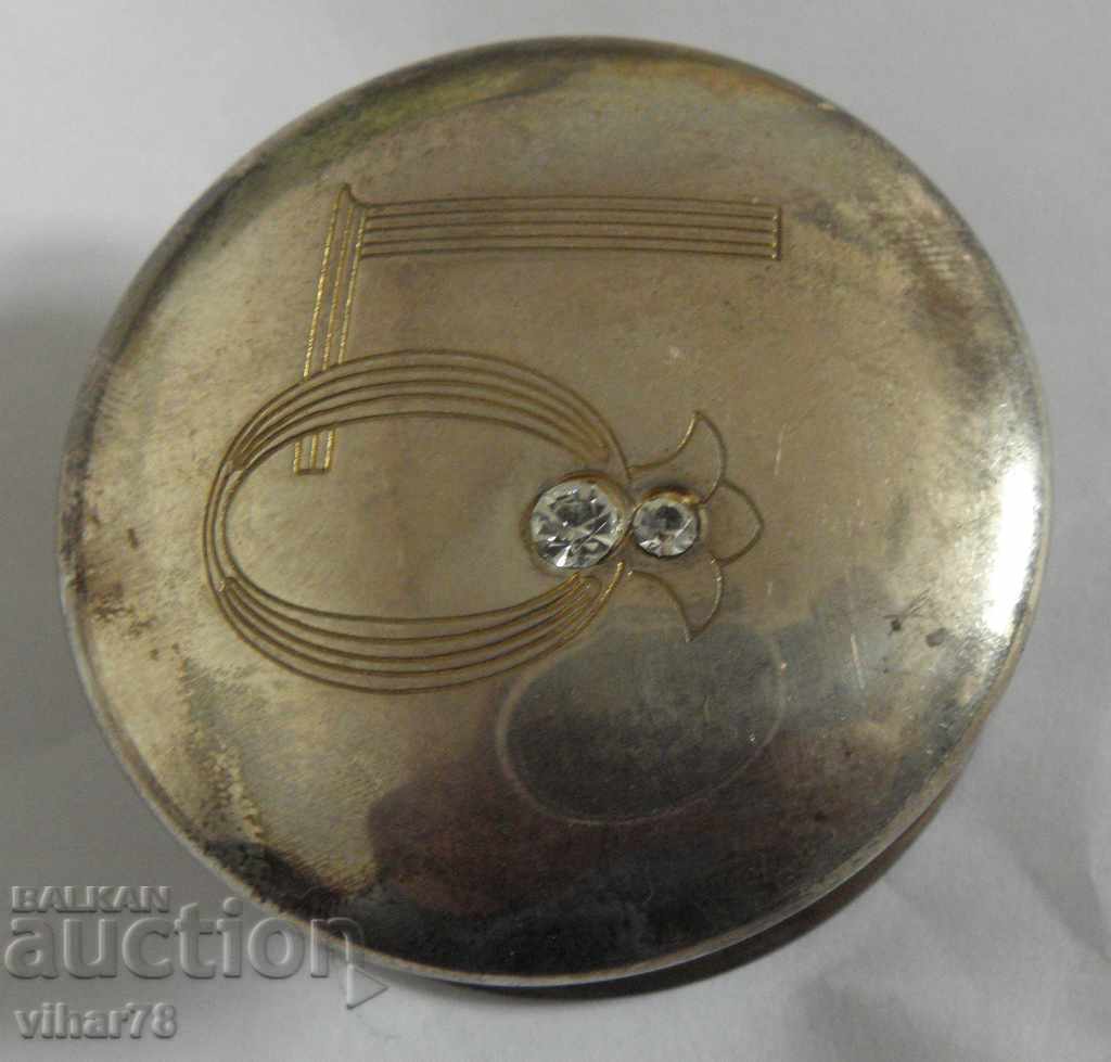 Аукцион сребърна старинна кутийка Аукцион сребърна старинна кутийка