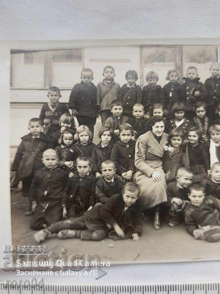 Delivery of BREGOVO - TEACHER - STUDENTS - 1936