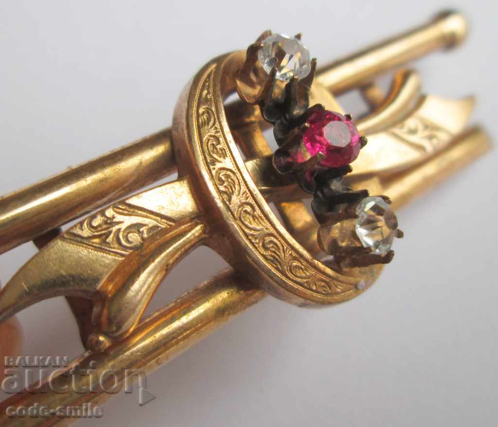 Delivery of Beautiful old antique Victorian women's brooch 19th century Delivery of Beautiful old antique Victorian women's brooch 19th century