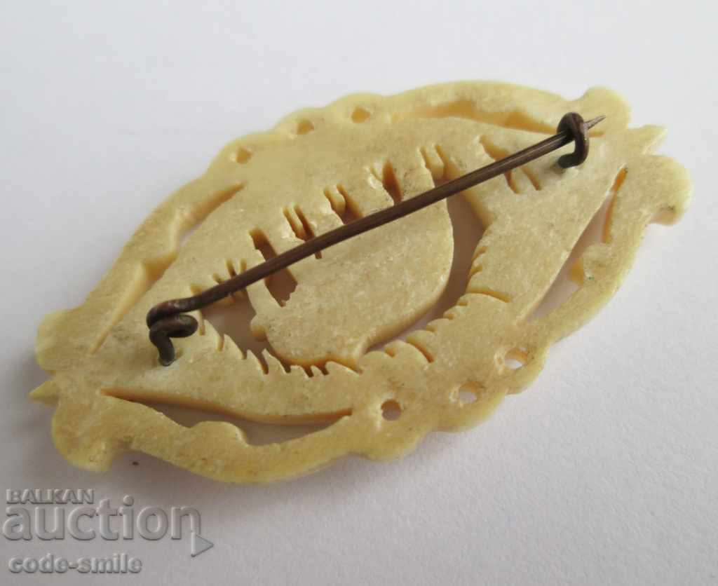 Old antique lady's elephant brooch handmade from bone with price 60.00 BGN | € 30.68