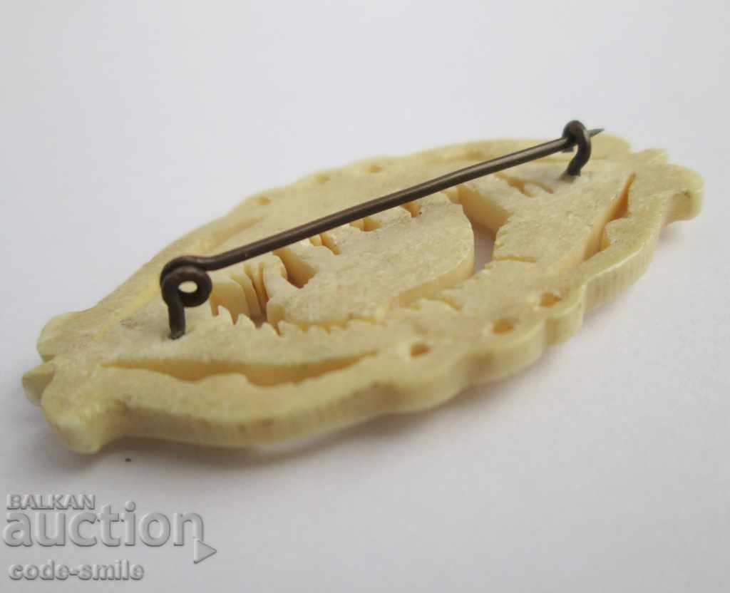 Auction  Old antique lady's elephant brooch handmade from bone