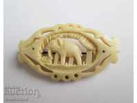 Broșă de elefant de doamnă veche, veche, fabricată manual din os