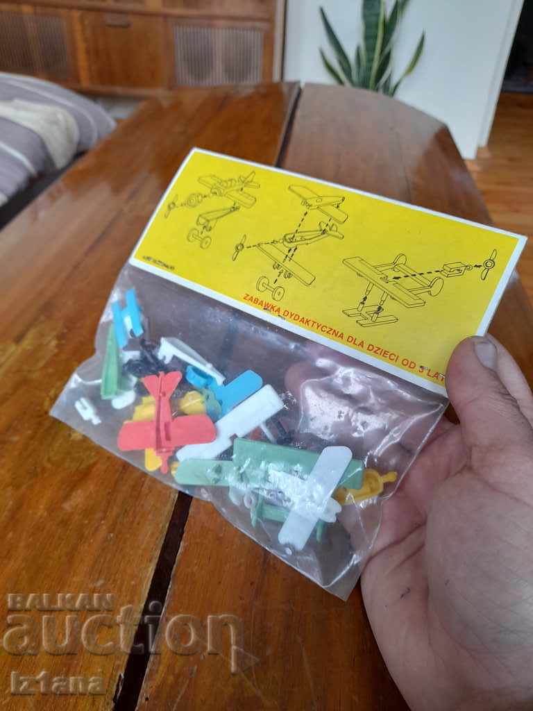 Delivery of Old toy, airplane models