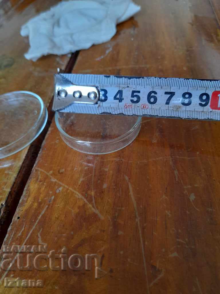 Licitație O sticlă dentară veche Licitație O sticlă dentară veche