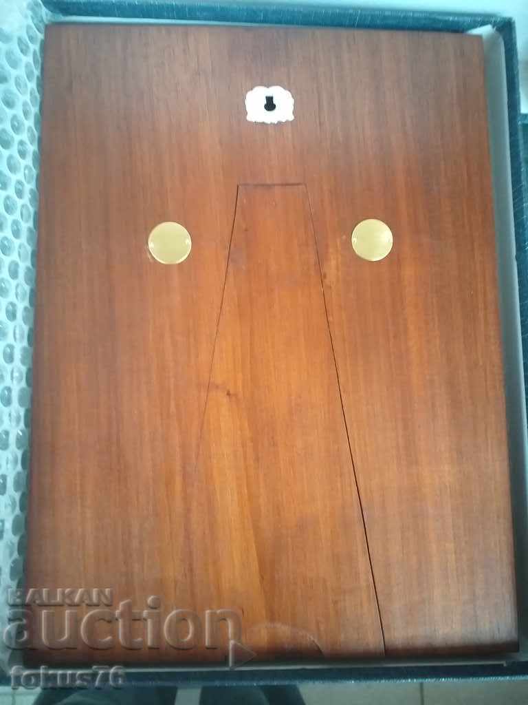 Delivery of COLLECTOR'S AWARD PLAQUE JAPAN