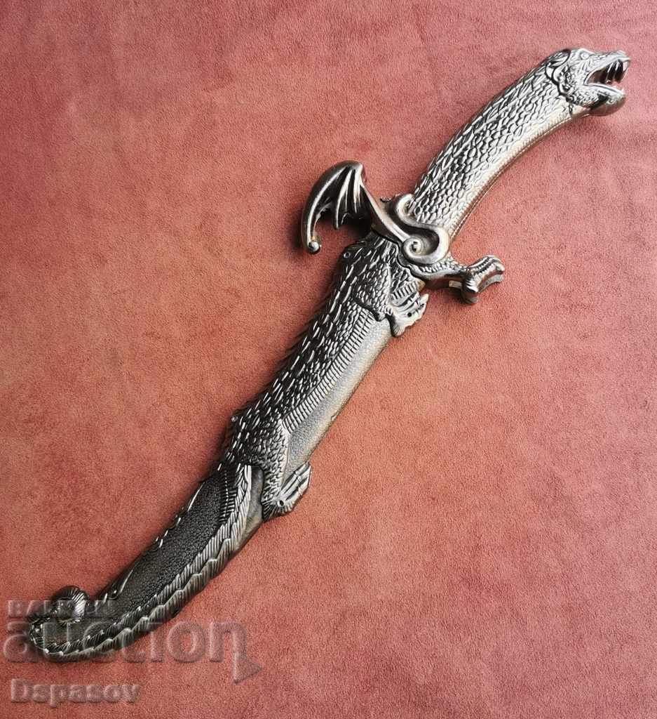 Cuțit în formă de oțel de lamă de dragon cu suport Kania