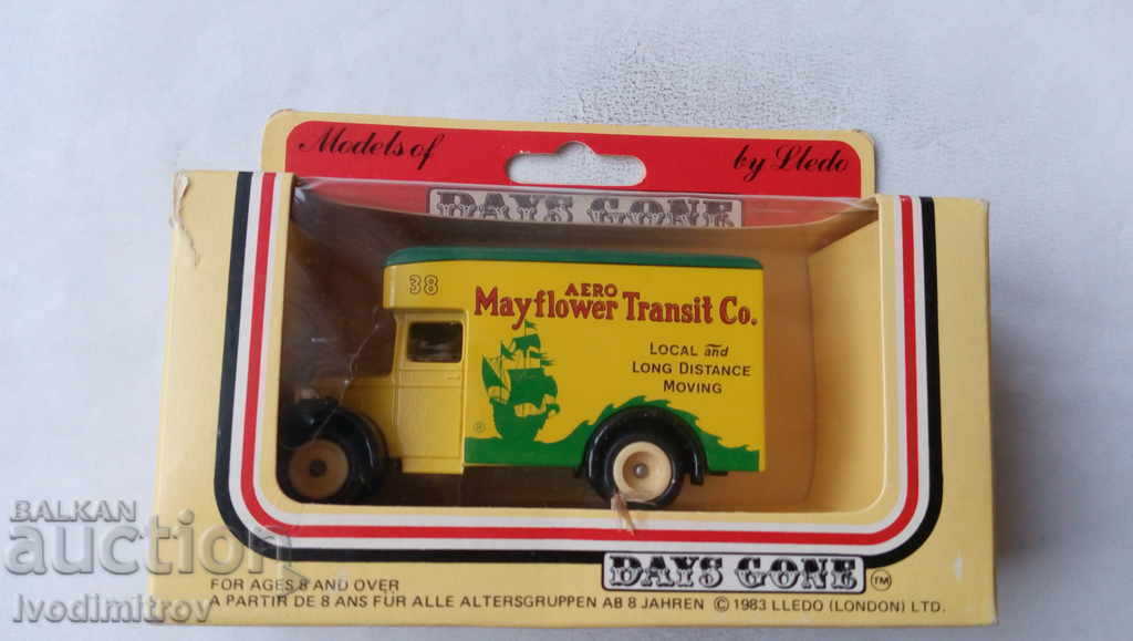 Model Delivery Truck Aero Mayflower Transit Days Gone