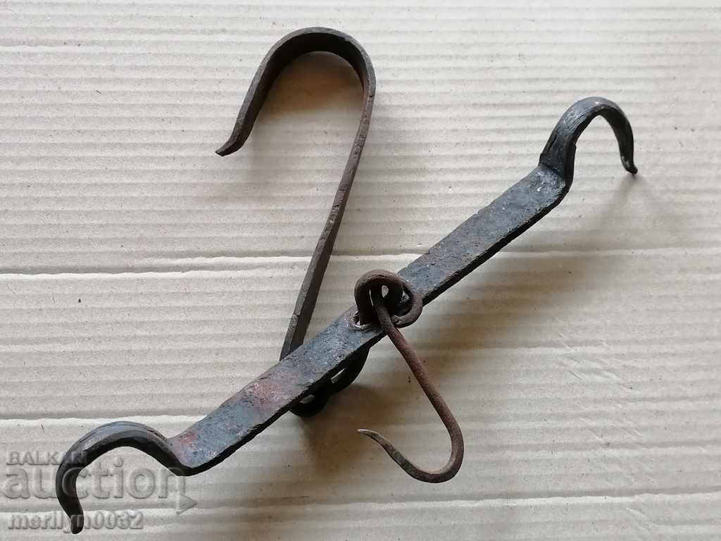 Auction An old forged scraping hook, double twin Auction An old forged scraping hook, double twin