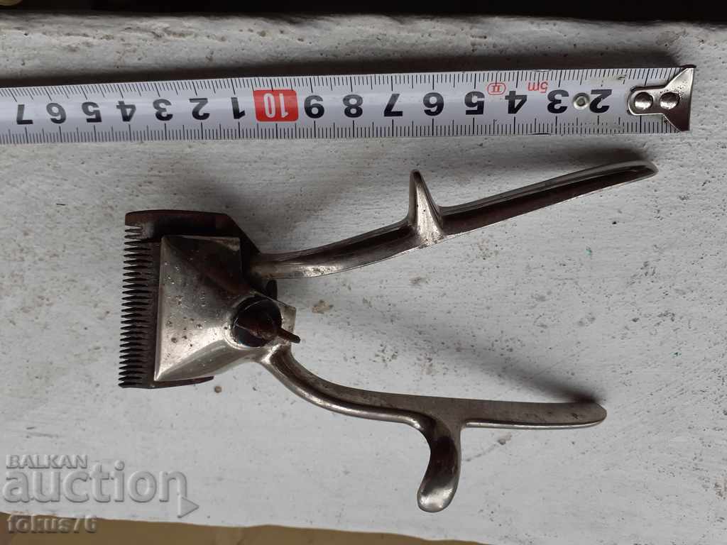 Auction  Old hand clipper
