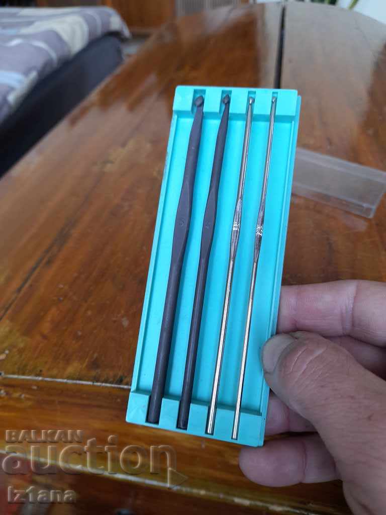 Auction Old knitting needles Auction Old knitting needles