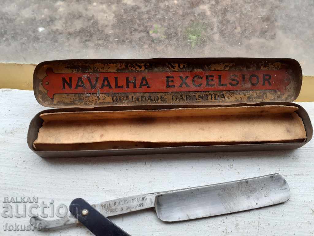 Delivery of Old collector razor Mimas Delivery of Old collector razor Mimas