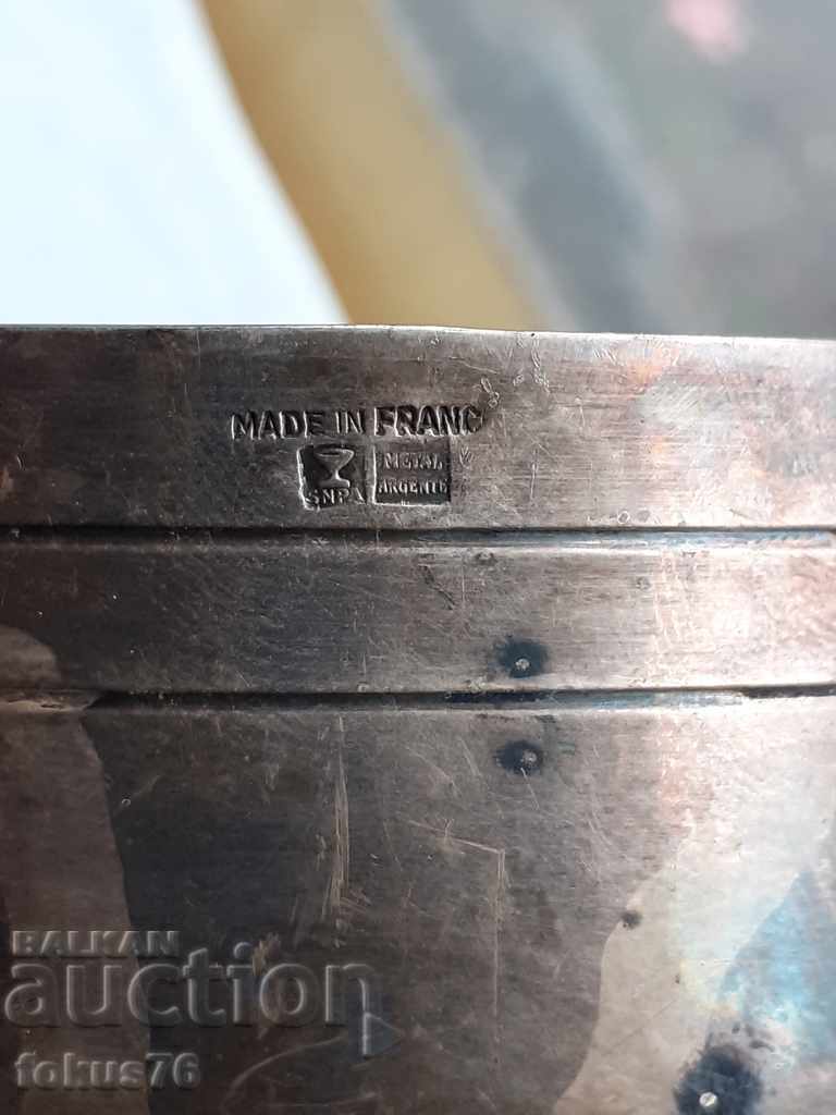 Thickly silver-plated branded dessert dish with price 24.00 BGN | € 12.27 Thickly silver-plated branded dessert dish with price 24.00 BGN | € 12.27