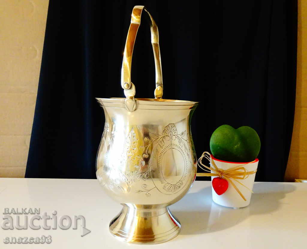 English ice bucket, ice bucket, marking, baroque with price 86.00 BGN | € 43.97