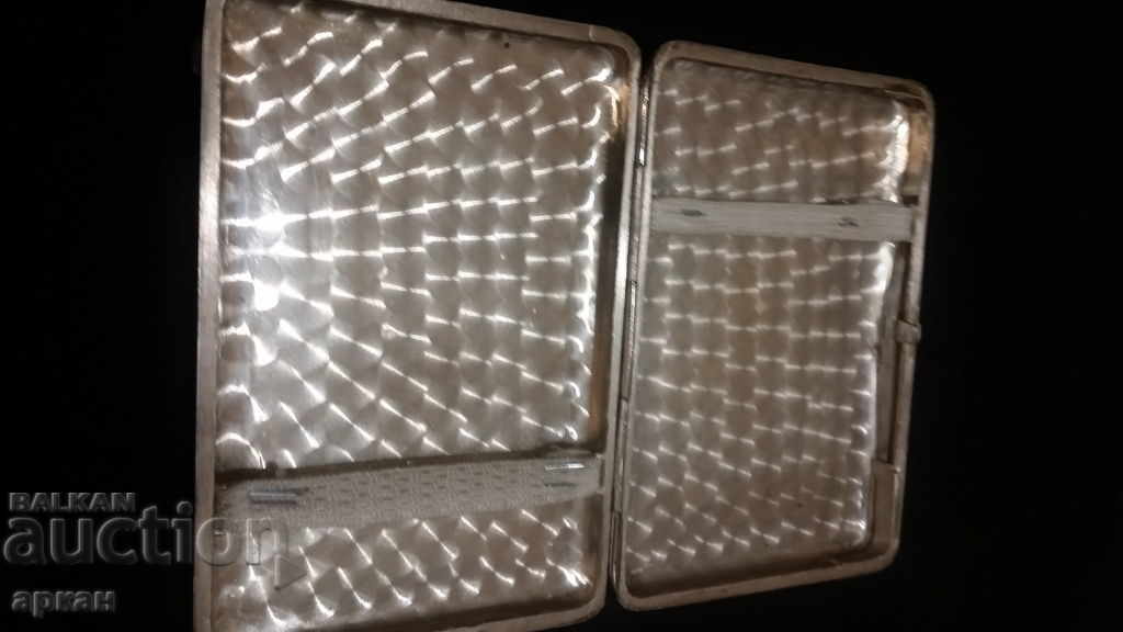 Auction  Beautiful Russian silver snuffbox with niello