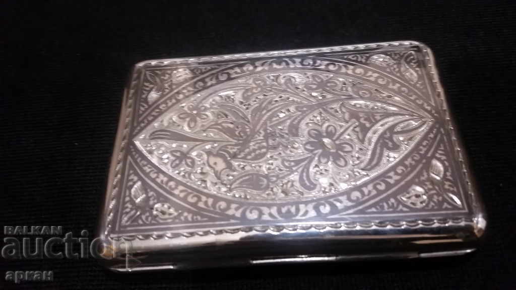 Delivery of Beautiful Russian silver snuffbox with niello