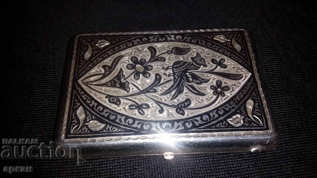 Beautiful Russian silver snuffbox with niello