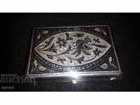 Frumoasă tabacheră rusească din argint cu niello