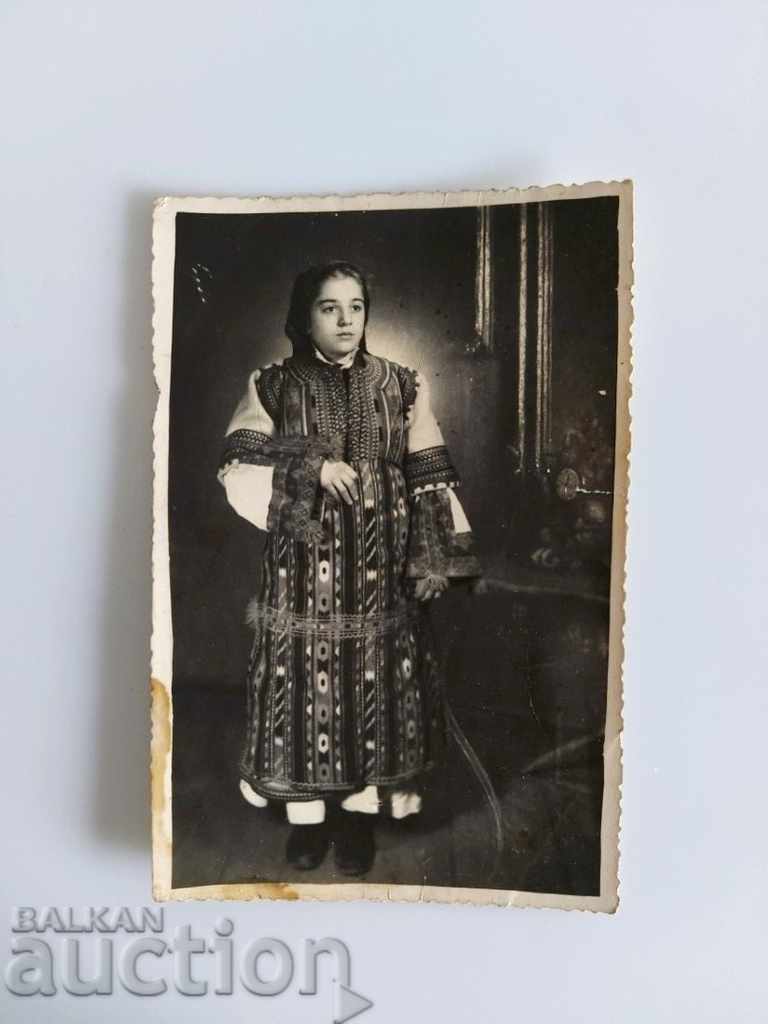 Delivery of SUKMAN GAITANI WEAR APRON OLD PHOTO Delivery of SUKMAN GAITANI WEAR APRON OLD PHOTO