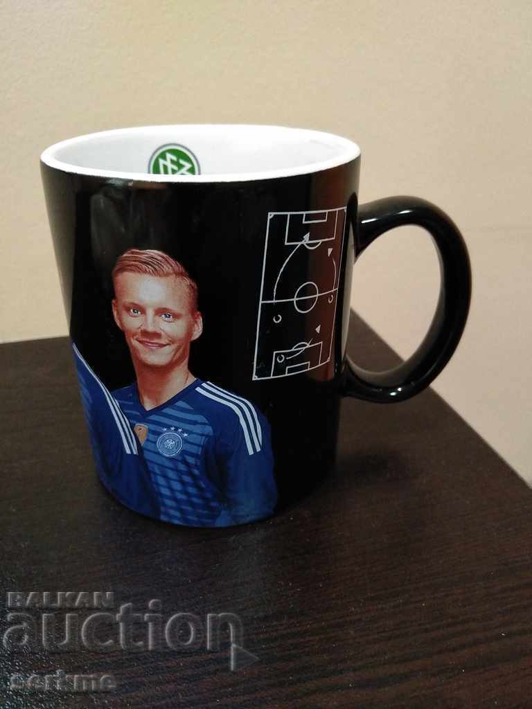 Auction Porcelain cup Auction Porcelain cup